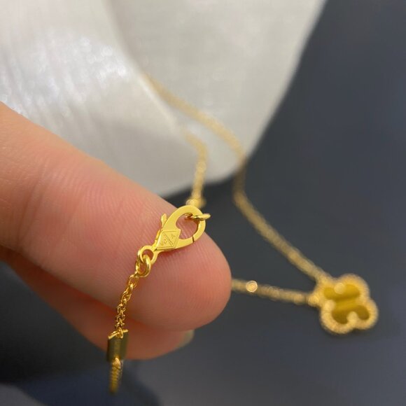 Van Cleef & Arpels Tiger's Eye Necklace without Diamonds - Picture 9 of 9